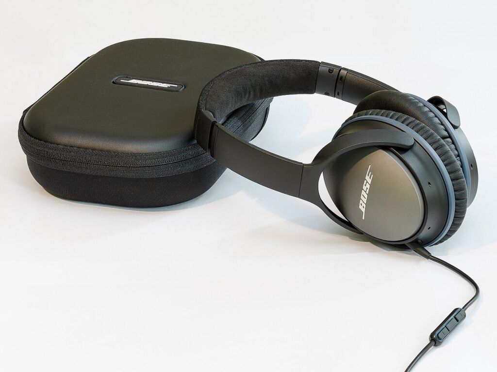 Bose QuietComfort 25, an earlier QuietComfort model